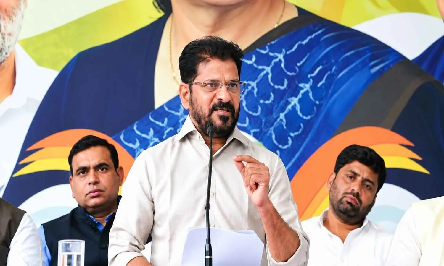 మియాపూర్ భూములపై రేవంత్ కీలక నిర్ణయం.. కాంగ్రెస్ వర్సెస్ బీఆర్ఎస్!